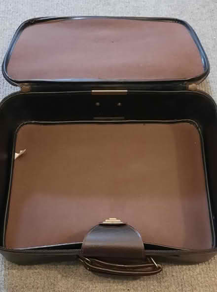 Photo of free weekend case (Woodley RG6) #2