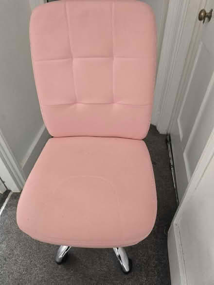 Photo of free Rotating pink chair (Tulse Hill SE24) #1
