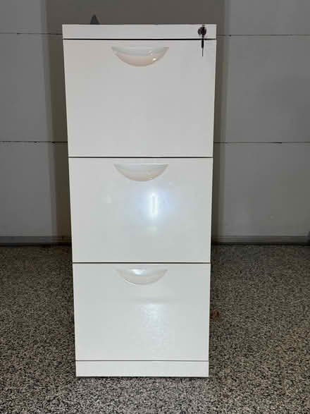 Photo of free 3 Drawer small file cabinet & key (E. Dunne Morgan Hill) #1