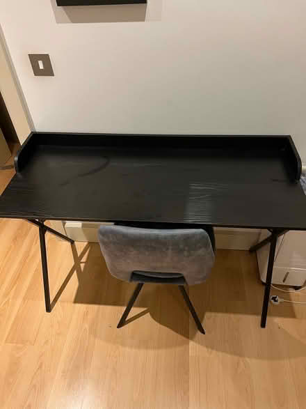 Photo of free Black desk (Kew TW9) #2