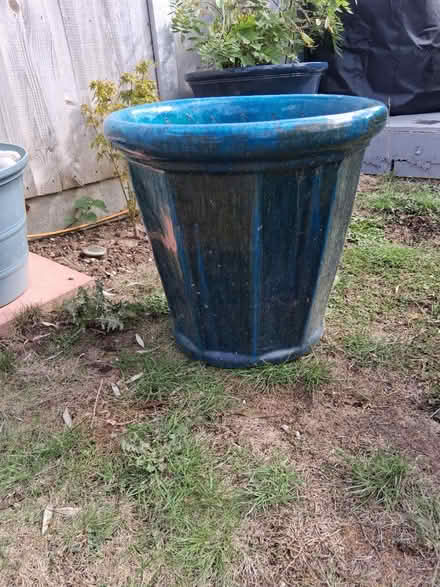 Photo of free Lge terracotta pot (Wickford SS11) #1