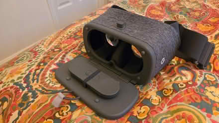 Photo of free Google Daydream VR Headset (River Hill) #2