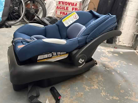 Photo of free Barely used baby car seat (Nw3) #2