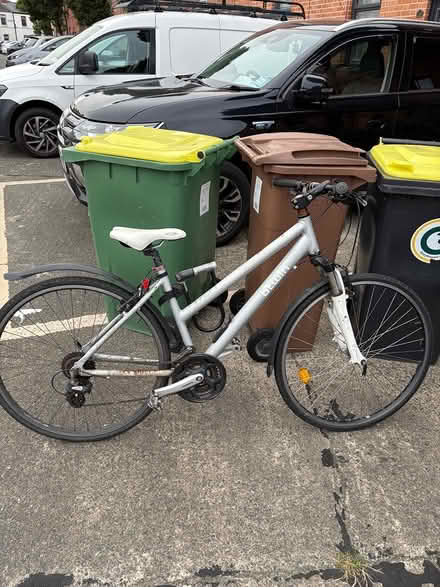 Photo of free Ladie’s bicycle (needs repair) (Dublin 8 (Clanbrassil st area)) #3