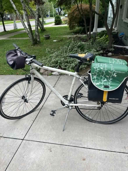 Photo of free Specialized Bicycle (Grosse Pointe City) #2