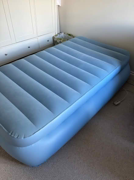 Photo of free aerobed (Phoenix Green, Hartley Wintney) #1