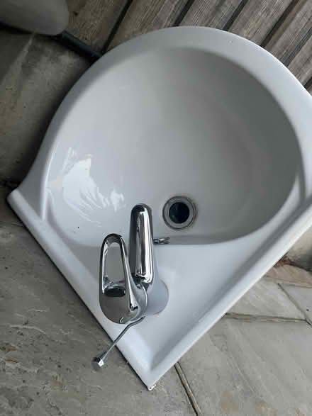 Photo of free small corner sink (Great Baddow CM2) #1