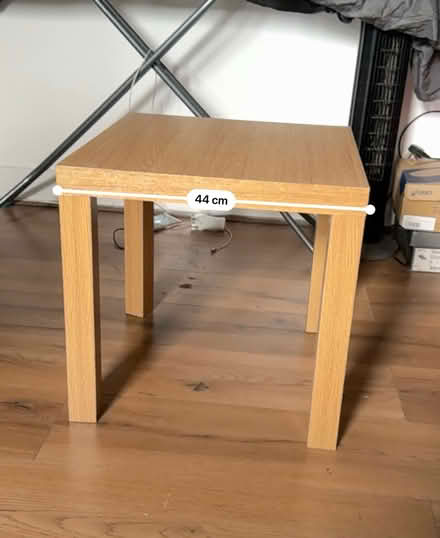 Photo of free Side table small (Hp136sr) #1
