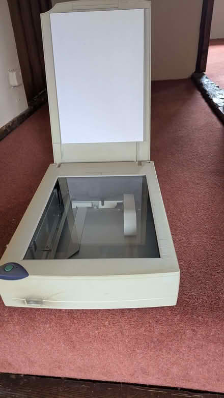 Photo of free A4 scanner. Epson Perfection 1200 (Humphrey's End GL6) #2