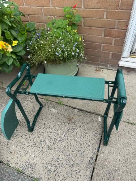 Photo of free kneel pad and seat (moston M40,) #1