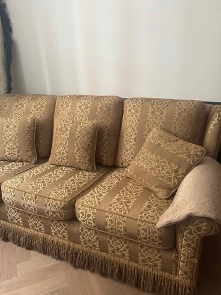 Photo of free Classic sofa (Marylebone W1U) #2