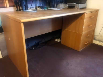 Photo of free Good sized desk (Tonbridge) #1