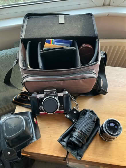 Photo of free Praktica super TL camera and lenses (Twickenham TW1) #1