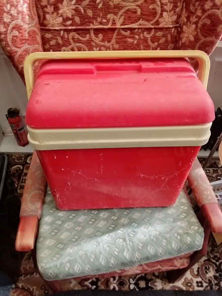 Photo of free curver coolbox (Woodhouse S13) #1