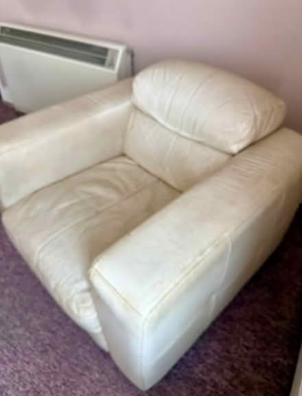 Photo of free Cream leather suite DFS (Purley CR8) #4