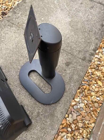 Photo of free Screen With Stand (Westbury BA13) #2