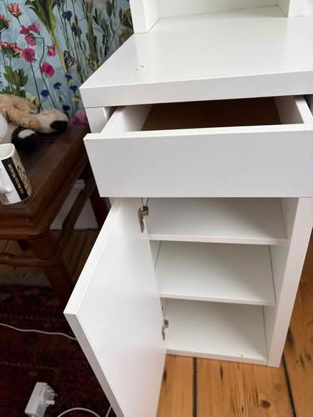 Photo of free ikea micke desk (Kemptown BN2) #3