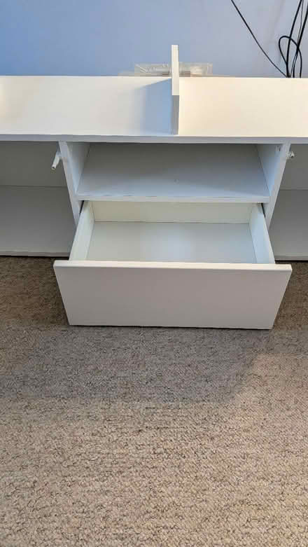 Photo of free White glass topped unit (Congleton CW12) #3
