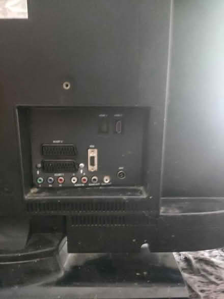 Photo of free Isis 32inch TV with remote (Lordswood ME5) #3