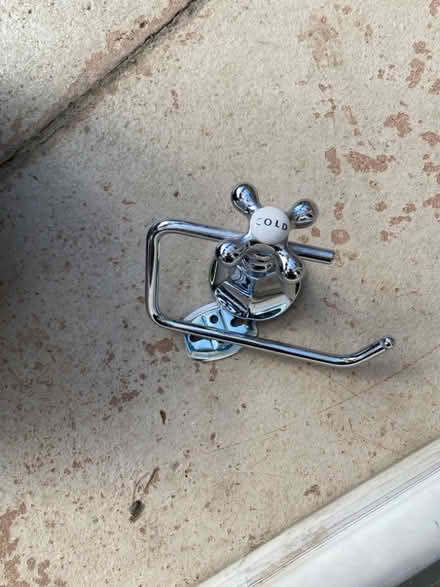 Photo of free Toilet roll holder (Woosehill RG41) #1