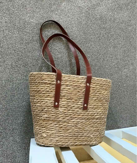 Photo of free Straw basket with handles (Upton CH2) #3