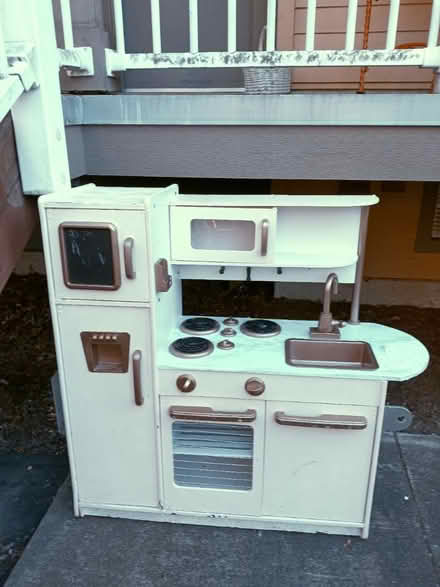 Photo of free Play kitchen (White Center) #1