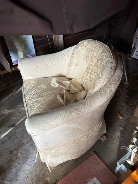 Photo of free upholstered chair (32 Ridge Road, 48069) #1