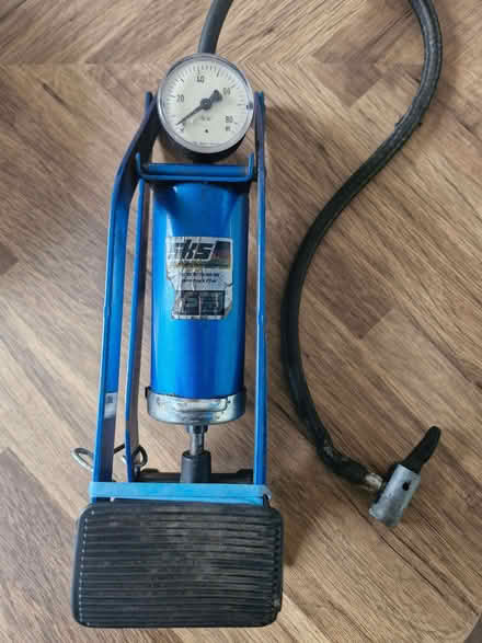 Photo of free Manual tyre footpump (Park District G3) #1