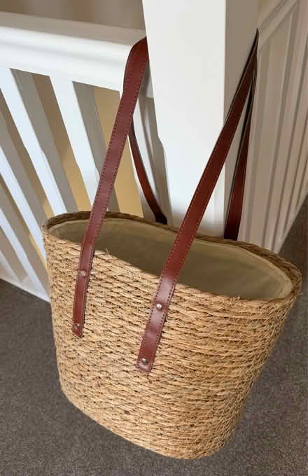 Photo of free Straw basket with handles (Upton CH2) #1
