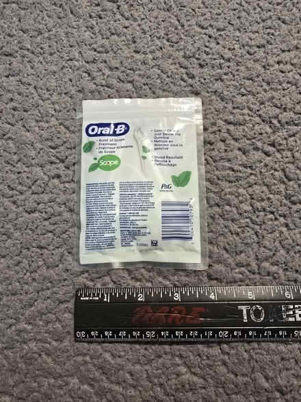 Photo of free Pack of Fresh Mint Floss Picks (West 7th) #3