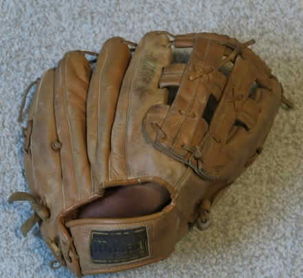 Photo of free Baseball Mitt (Prospect Hts) #1