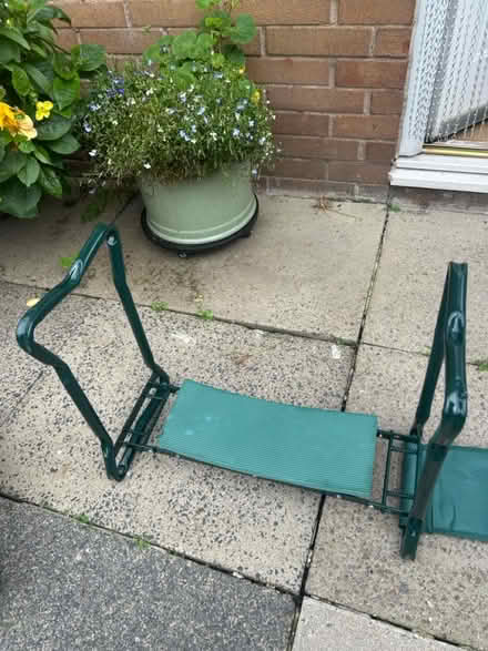 Photo of free kneel pad and seat (moston M40,) #2
