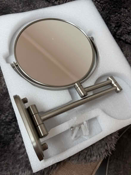 Photo of free Expandable make-up mirror (Cherry Chase Sunnyvale) #2