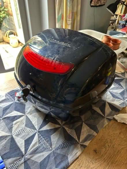 Photo of free Vespa Piaggio back box (Shaklwell N16) #2