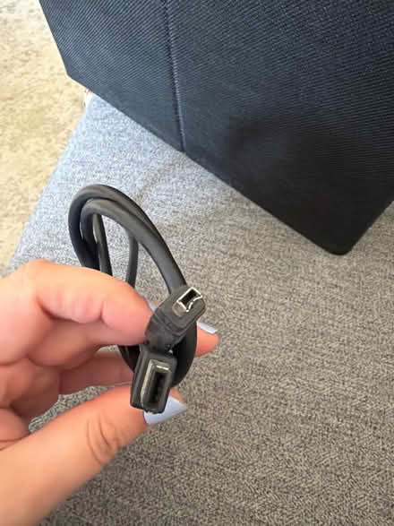 Photo of free FireWire 400 6-Pin to 4-Pin cable (Park street st albans AL2) #1