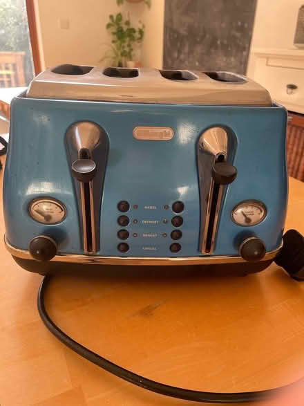 Photo of free Toaster /only 1 side works (Woodmansterne SM7) #2