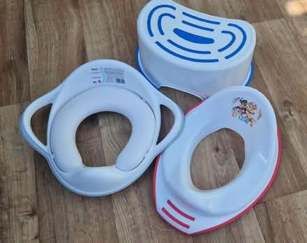 Photo of free Toilet seats and step (Lower Earley RG6) #1