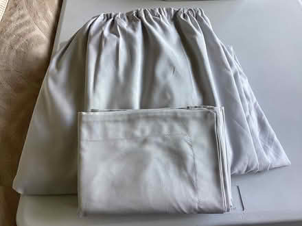Photo of free Fitted bottom sheet &2 pillowcases (Bearwood BH11) #1