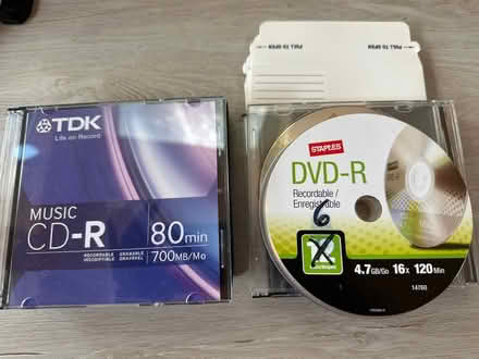 Photo of free CD’s and DVD’s blank (Downtown Sebastopol) #1
