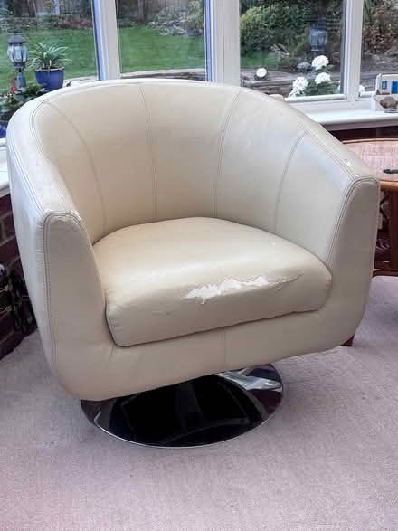 Photo of free Leather chairs @ sofa, cream (Willaston, Nantwich) #3