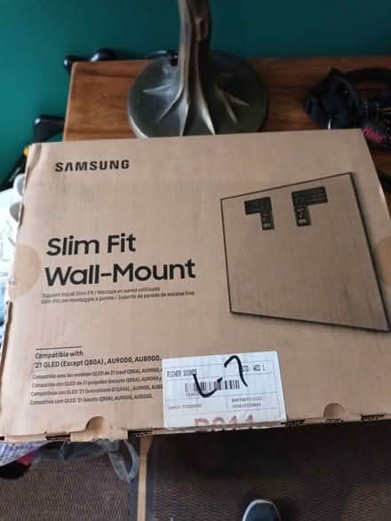 Photo of free Samsung TV Wall Bracket (Hayling Island PO11) #1