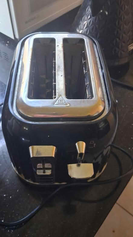 Photo of free Kettle And Toaster (Saltaire BD18) #3