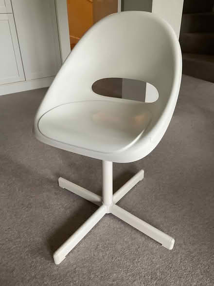 Photo of free child’s desk chair (St. Albans AL1) #1