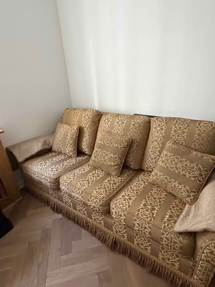 Photo of free Classic sofa (Marylebone W1U) #1
