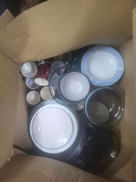 Photo of free plates and bowls and mugs (Sainsburys GL52) #1