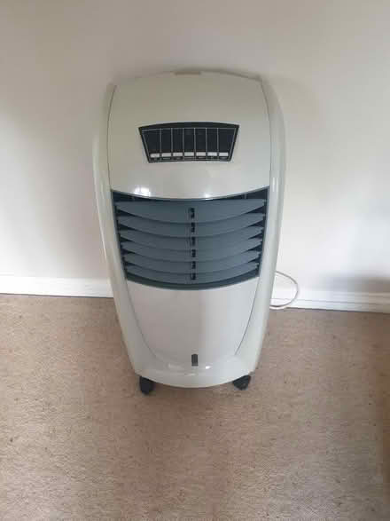 Photo of free Air conditioning unit (New malden KT3) #1