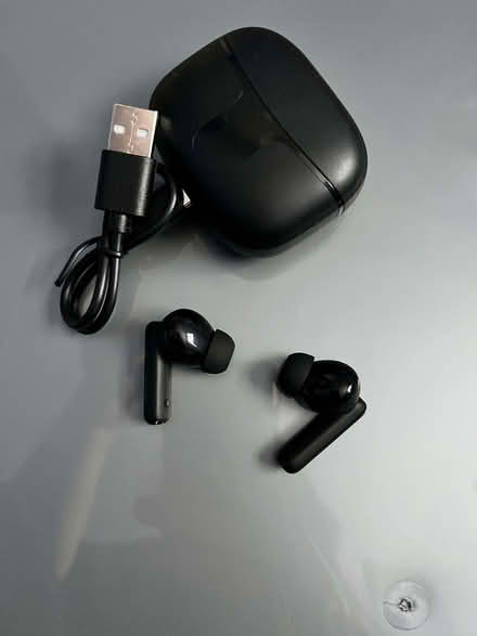 Photo of free Bluetooth Earbuds (Ballynafoy BT6) #1