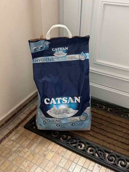 Photo of free Unused Catsan Litter (Marldon TQ3) #1