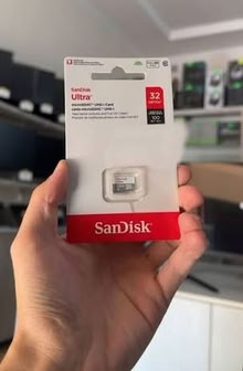 Photo of free PHONE MEMORY CARD, 32 GB microSD (Parliament & Wellesley Streets) #1