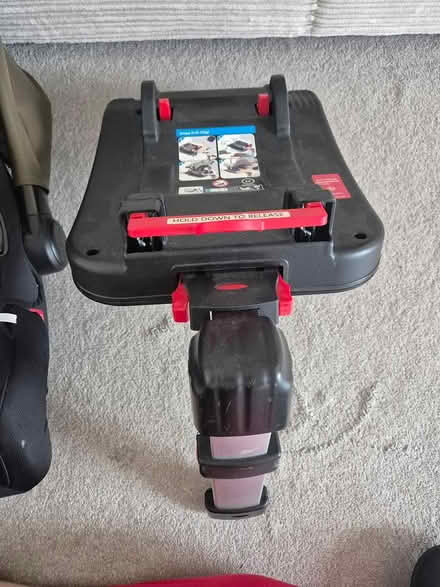 Photo of free Ickle Bubba Car Seat & ISOFIX Base (Hertford SG14) #4